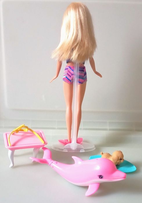 Barbie e o golfinho mágico 2016.