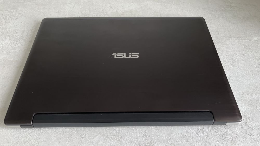 Laptop Asus Windows 10 Intel Core i5 6GB RAM szczotkowana stal