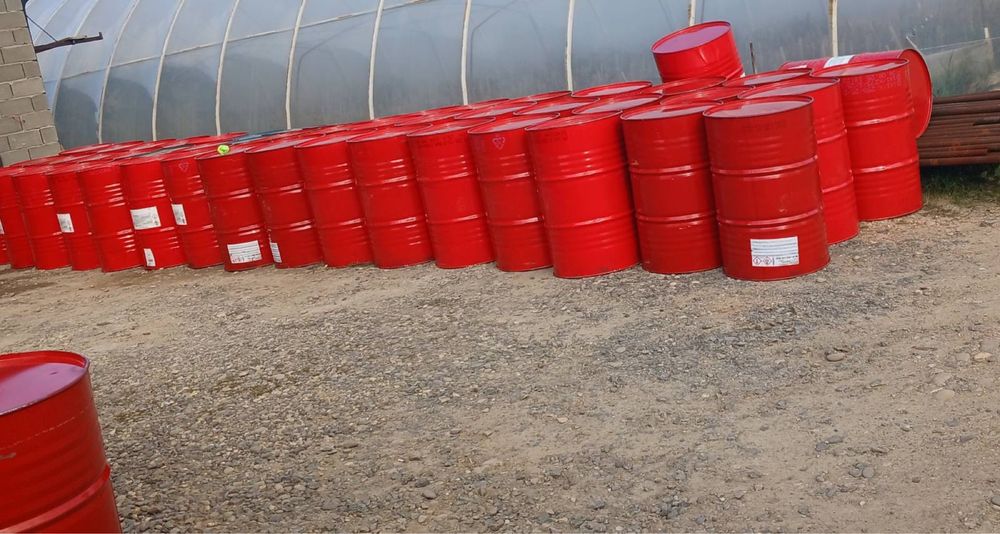 Маю на продаж багато бочок товстостостінних.