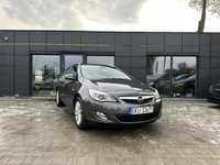 Opel Astra 1.4 Turbo Cosmo Ledy Pogrzewana Kierownica Czujniki Przód Tył Xenon