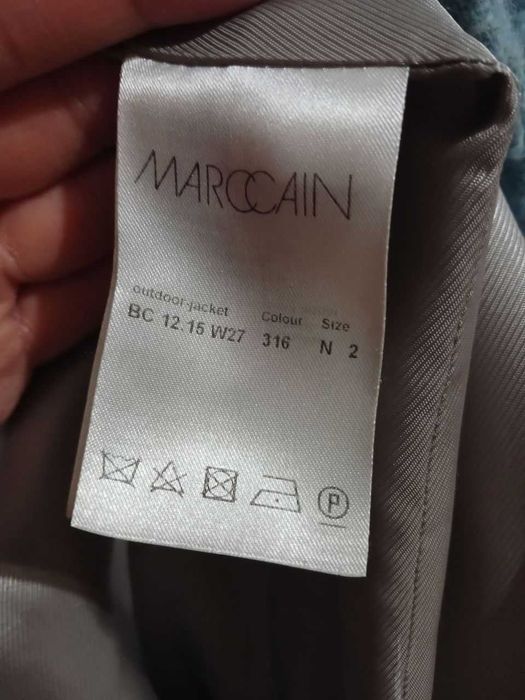 Полупальто Marc Cain небесно-голубого цвета. Размер S-M.