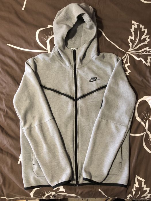 Nike tech cinzento