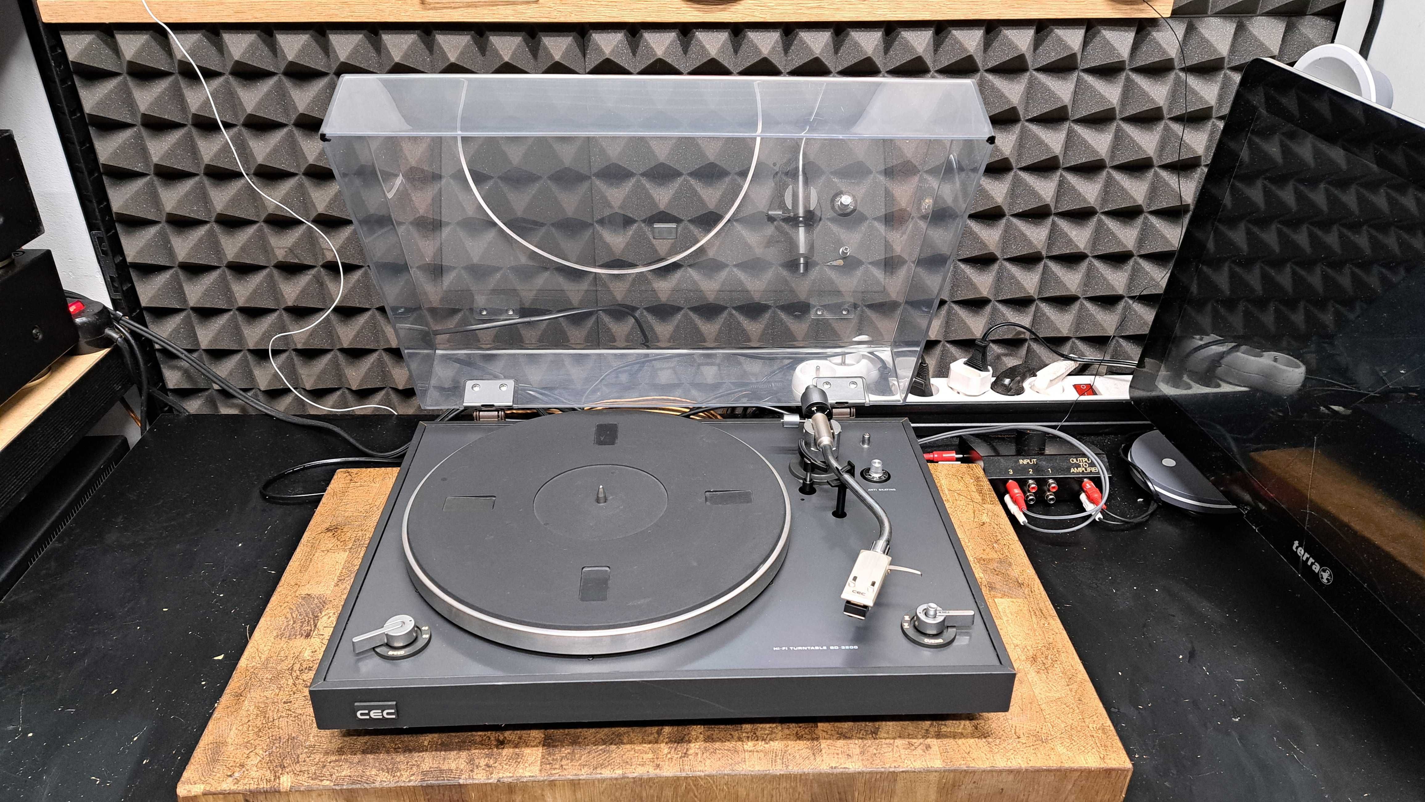 Gramofon Cec BD 3200 SHURE M75ED