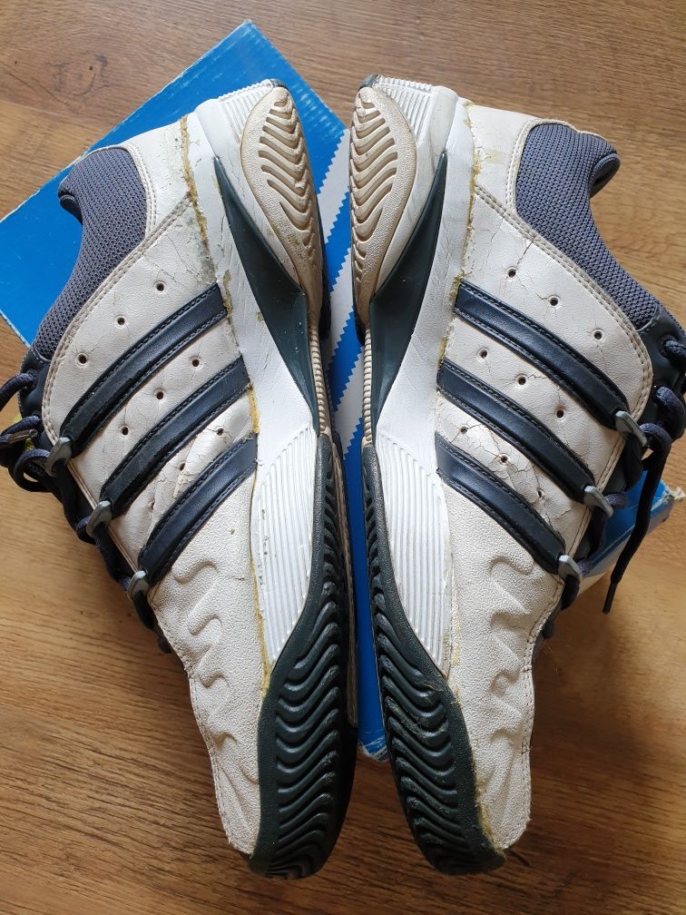 Кроссовки Adidas Barricade