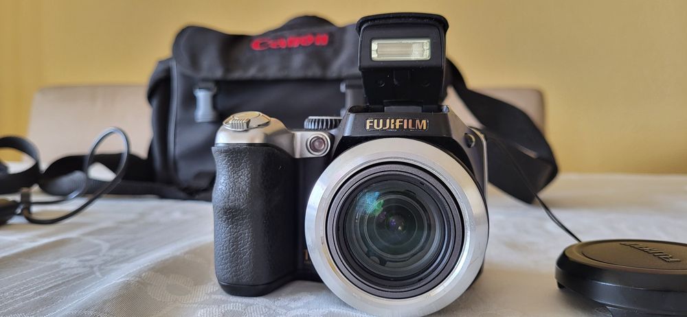 Fujifilm FinePix S8100fd