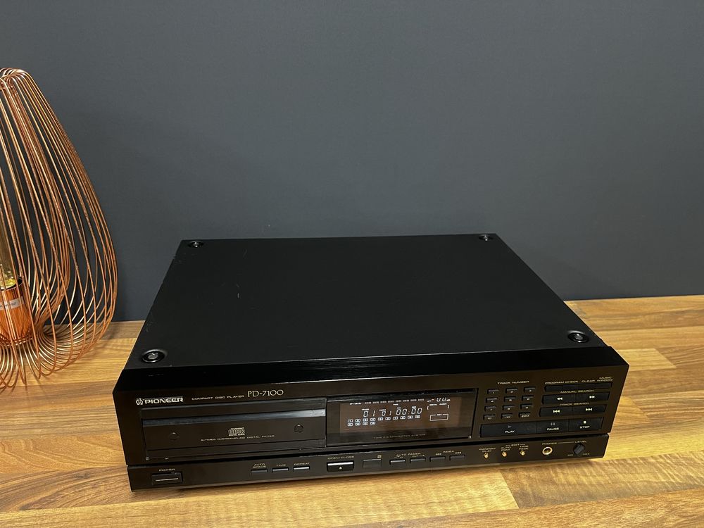 Pioneer PD-7100 - odtwarzacz CD lata 90-te wysoki model