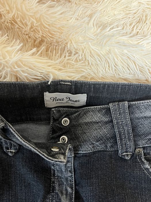 Flared low-rise jeans