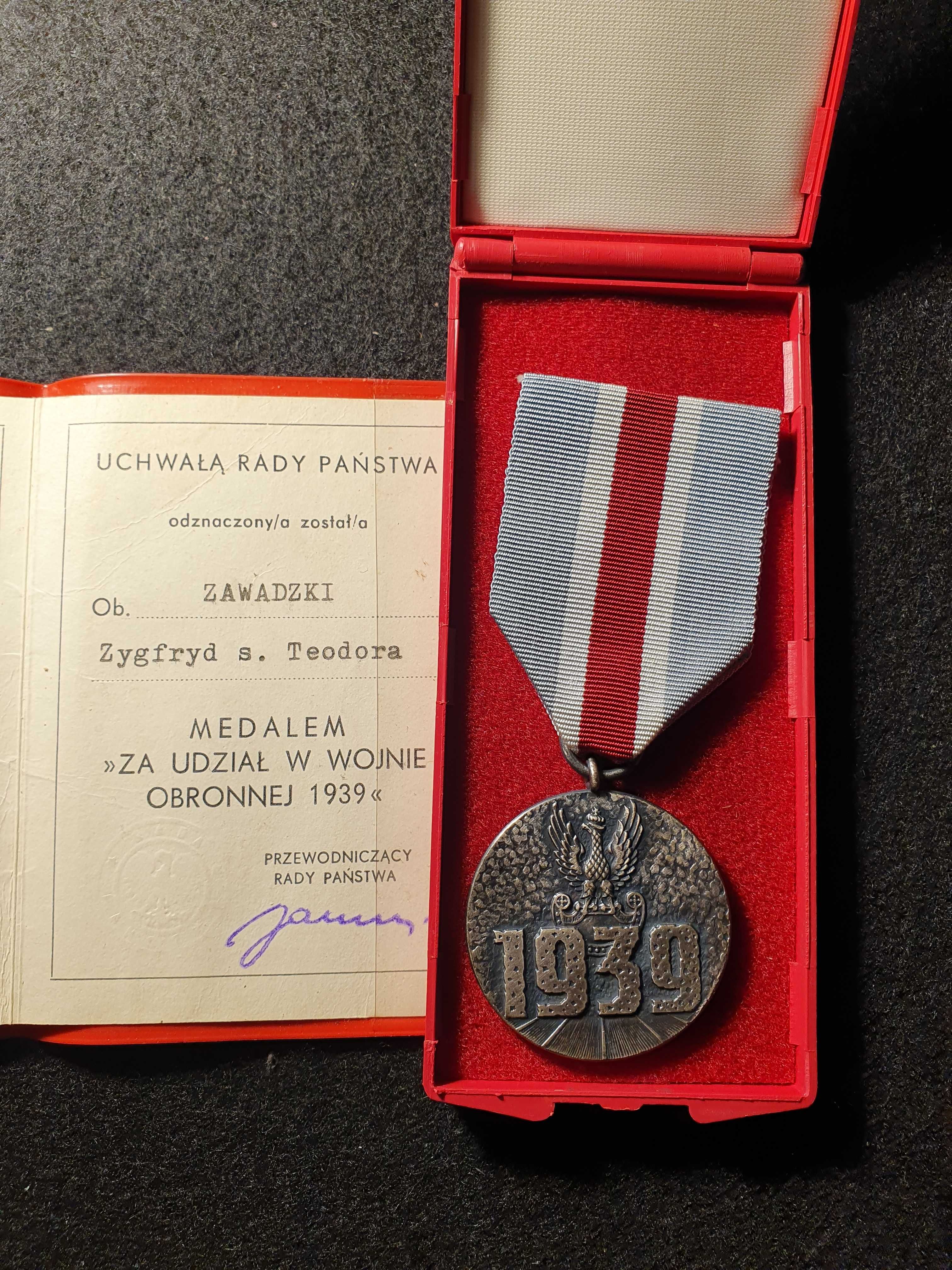 Medal za udział w wojnie obronnej 1939, odznaczenie, nadanie, pudełko