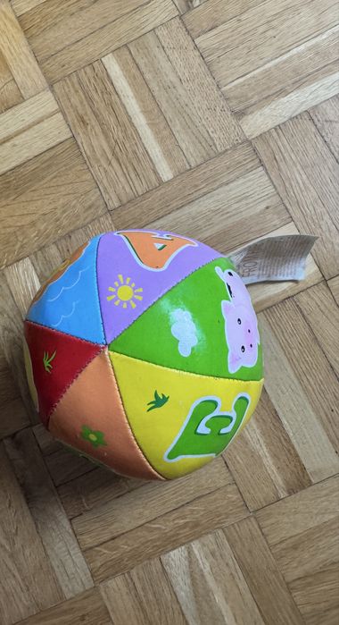 Piłka sensoryczna dla niemowlaka