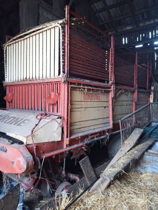 Przyczepa samozbierająca do trawy KRONE 5000 TURBO