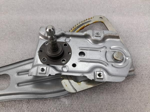 Elevador vidros trás direito TOYOTA Yaris (_P9_)