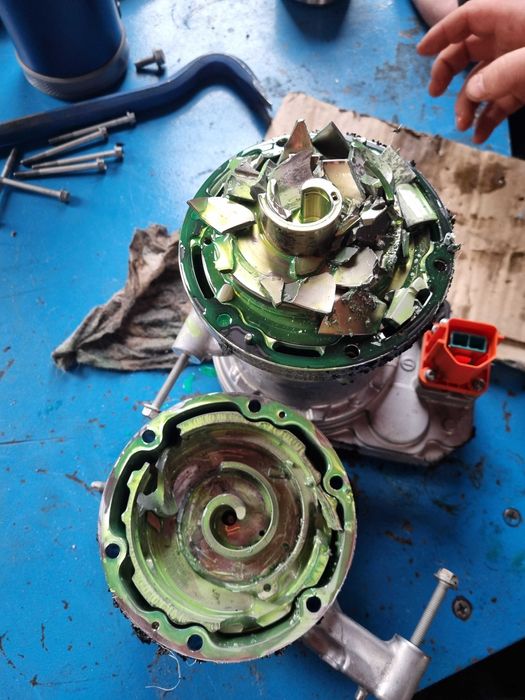 Комфортний Tesla Service на Подолі