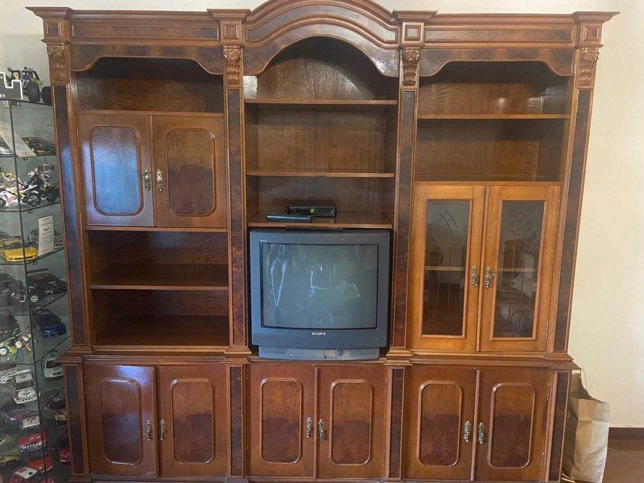Vendo armário para sala