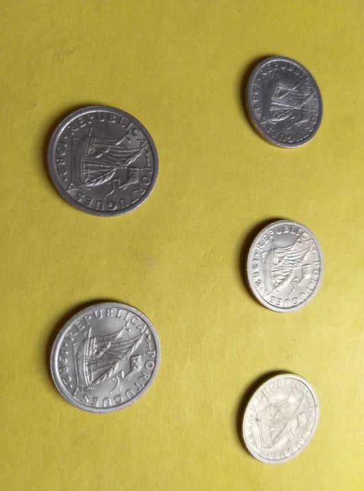Dois escudos e cinquenta centavos (2$50) Cupro-Níquel 1982