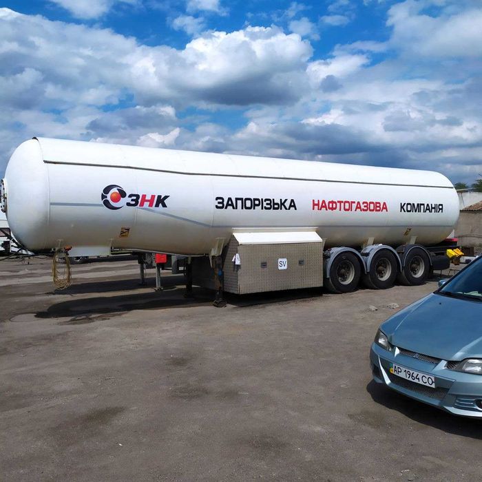 Оклейка легкових, вантажних автомобілів та спецтехніки