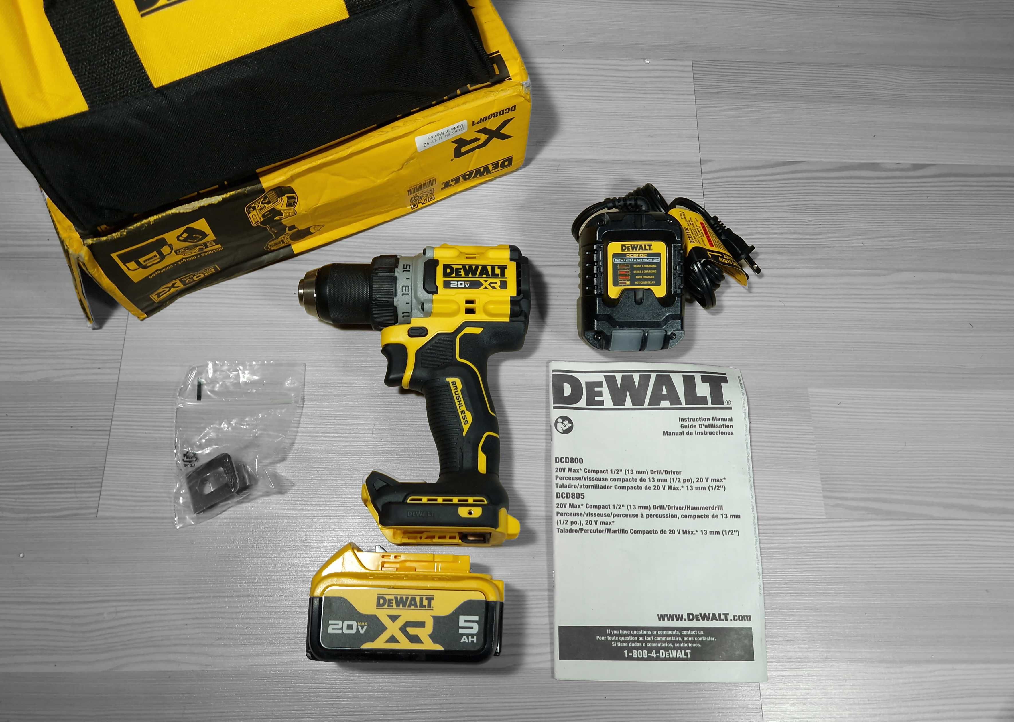 Аккумуляторная бесщеточная дрель-шуруповерт DEWALT DCD800P1 20V 90 Nm