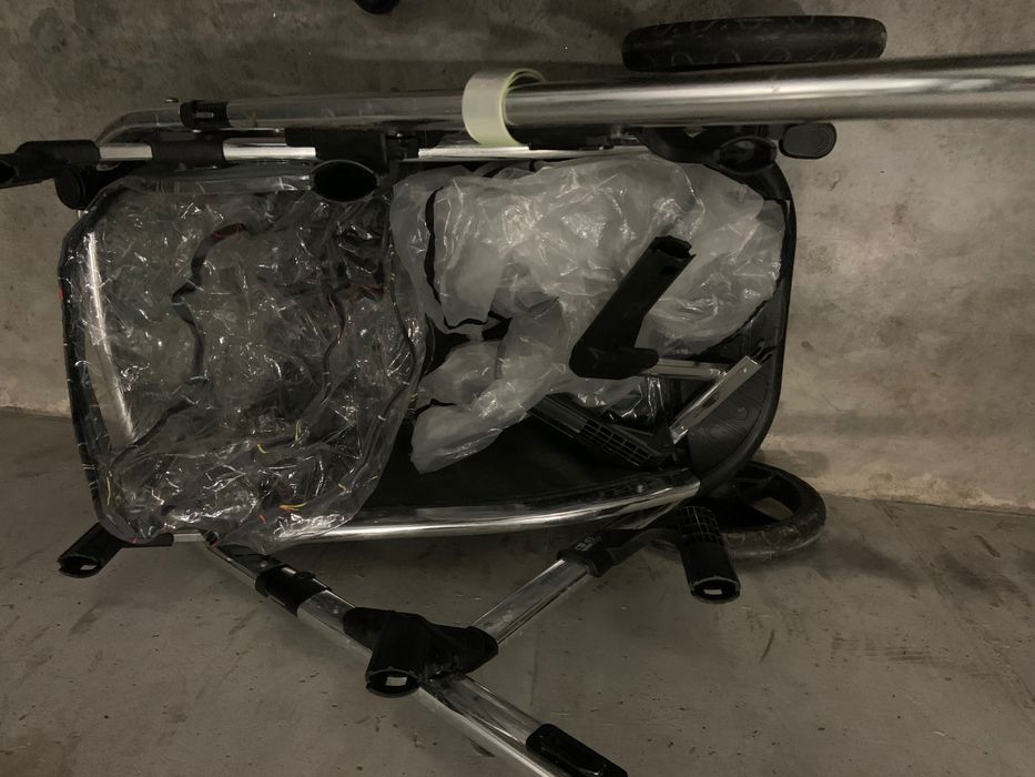 Sprzedam wózek rok po roku Cossato 2 w 1, używany.