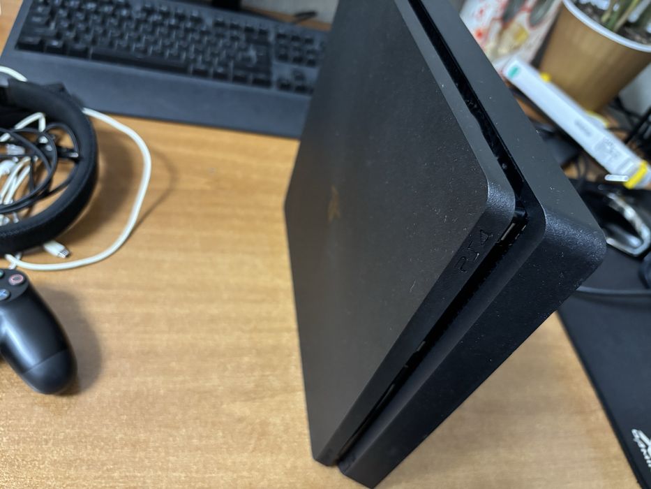 PlayStation 4 Slim 1TB