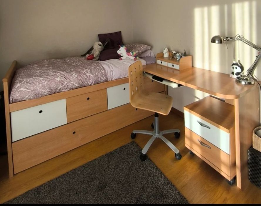 Cama dupla com secretária