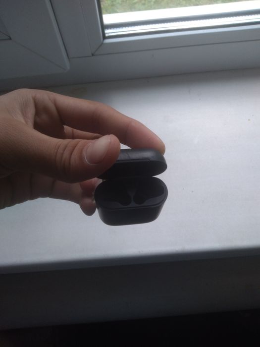 Продам Кейс для зарядки Airpods 2