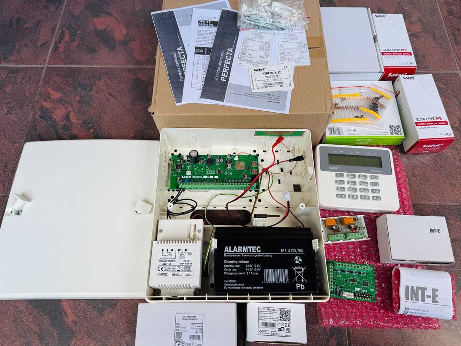 Zestaw alarmowy alarm Satel Perfecta 32 + akcesoria