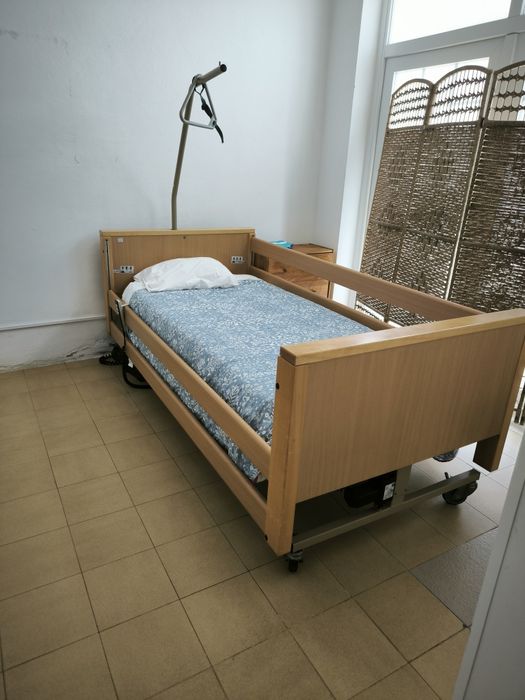 Cama elétrica elevatória
