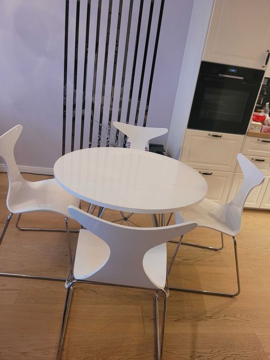Stół + 4 krzesła biały lakier Agata Meble