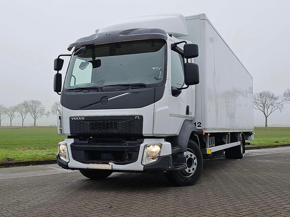 VOLVO FL250 14 Ton 2017 CAIXA 9 Metros EXCELENTE ###OPORTUNIDADE###