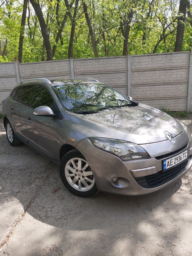 Продам Renault Megan 2011 год