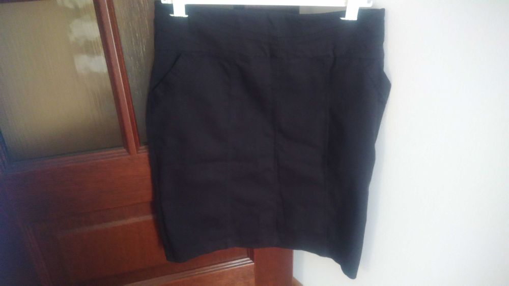 Spódnica czarna marki De facto rozmiar 42
