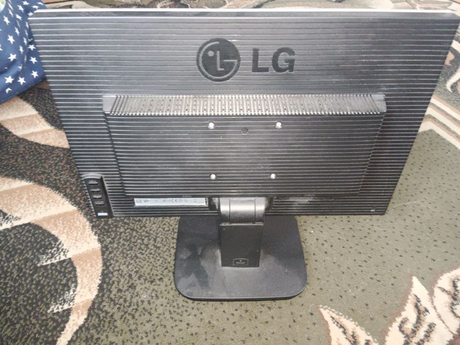 Monitor LG flatron 19 cali