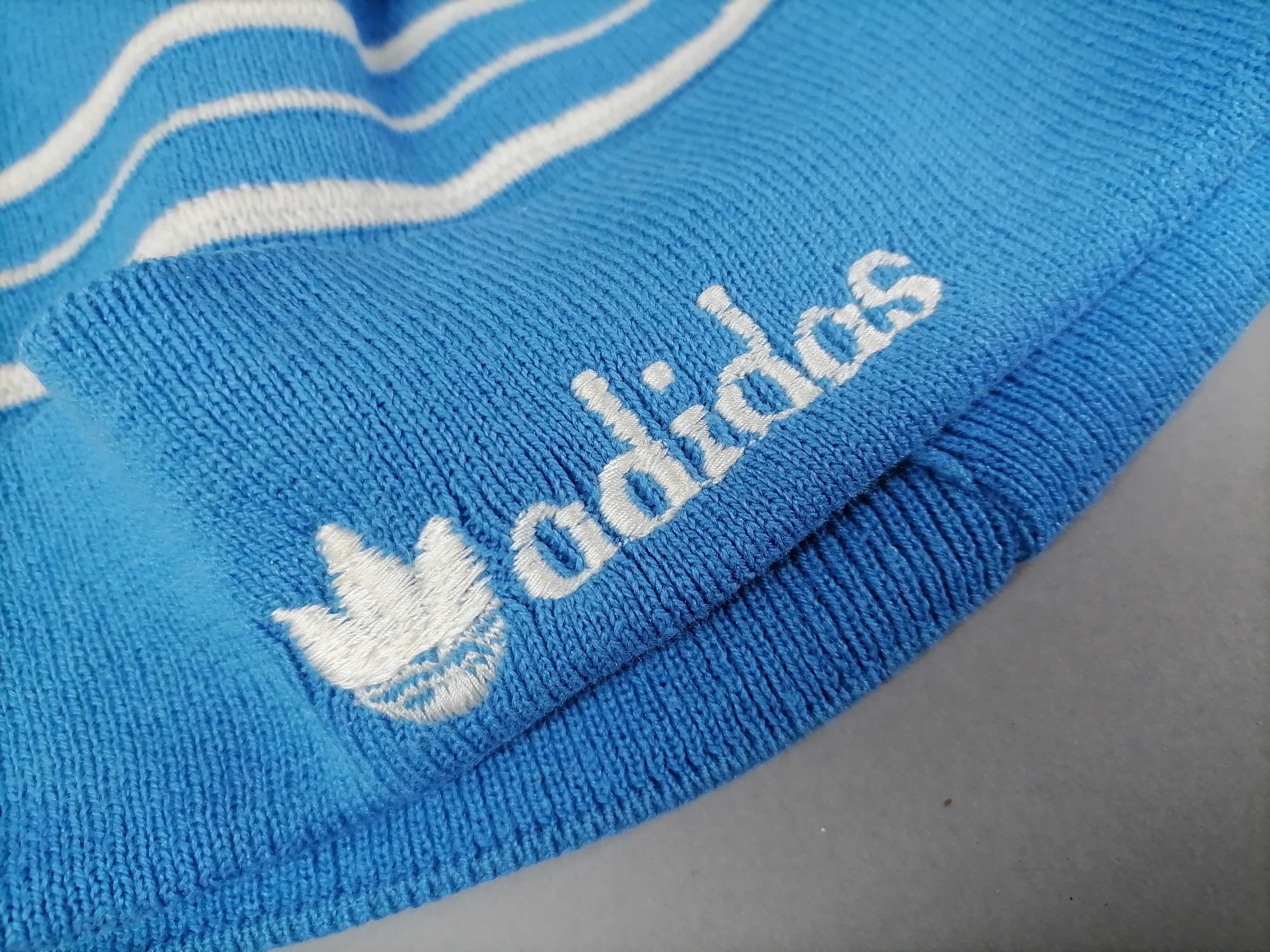 Niebieska czapka adidas