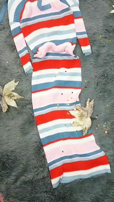 Сукня в'язана в рубчик у смужку