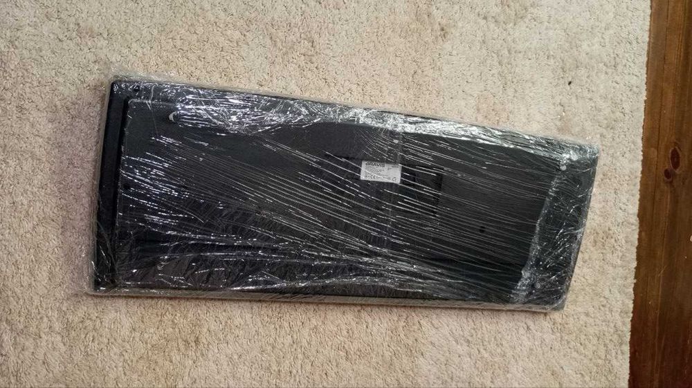 Продам синтезатор BRAVIS