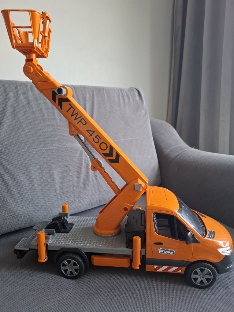 Auto zwyżka Mercedes