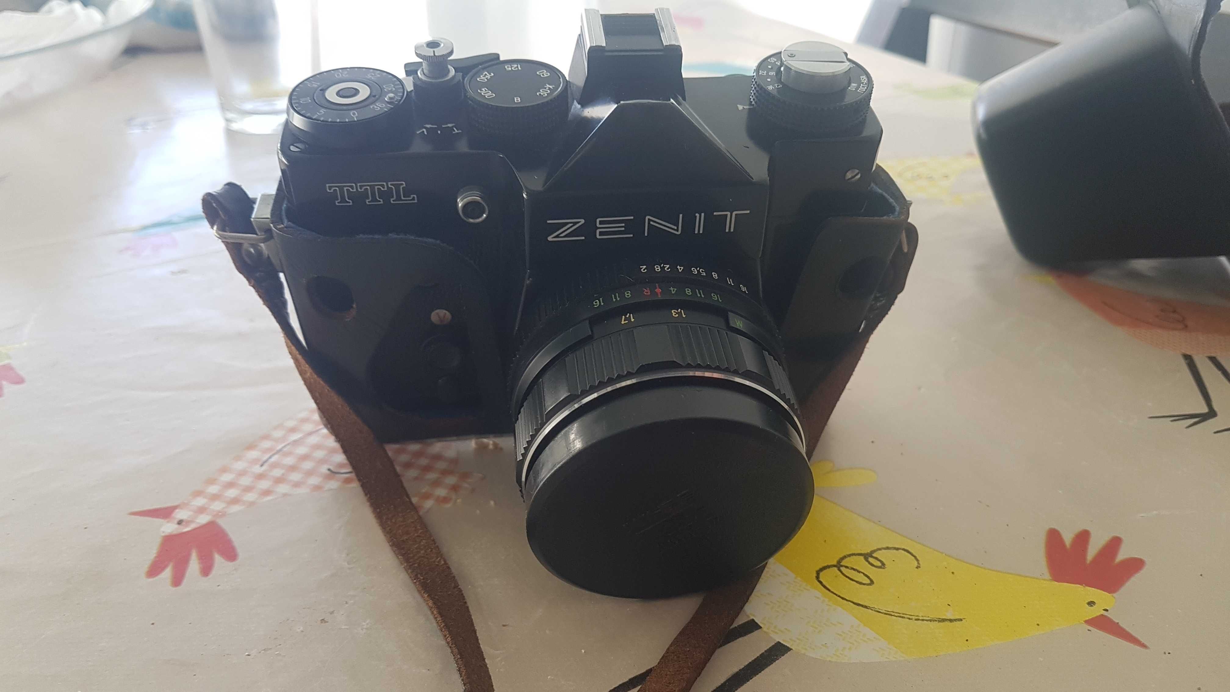 Máquina fotográfica Zenit TTL