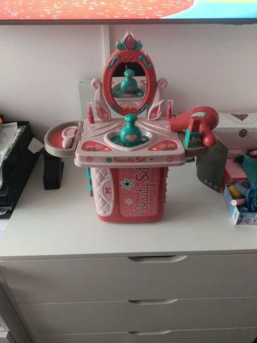 Mini toaletka w walizce, przenośny zestaw piękności Beauty Set