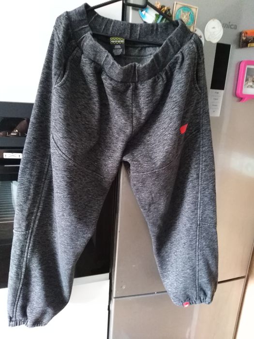 Dwie pary spodni dresowych rozmiar 42 xl polecam