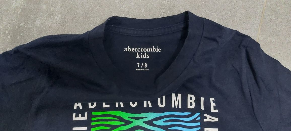Tshirt Abercrombie para menino de 7 / 8 anos.