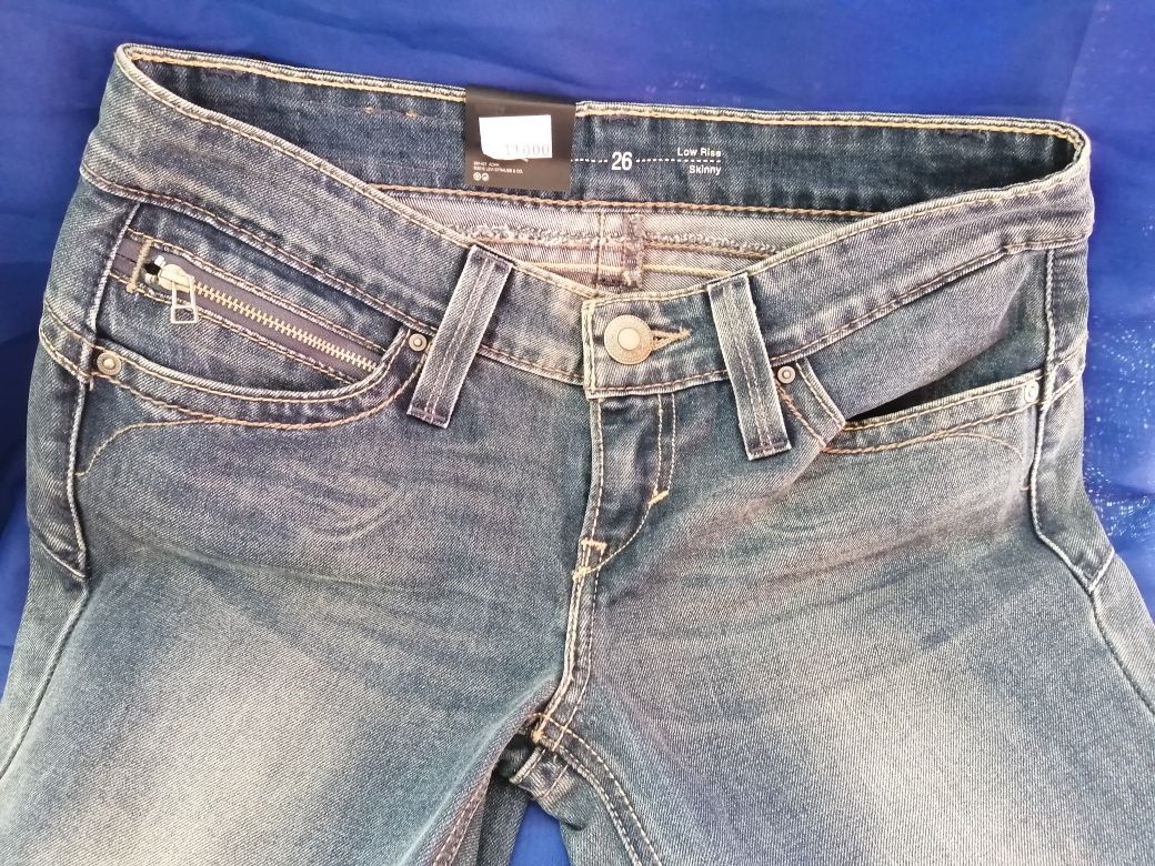 NOVAS: Levi's Skinny, Calças de ganga