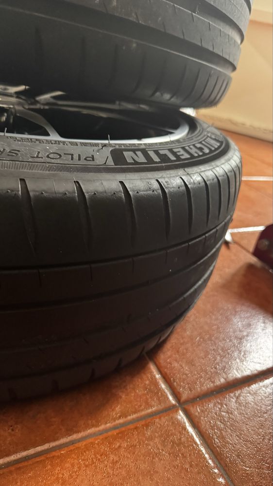 Vendo jantes mercedes originais com poucos km com sensores de pressao