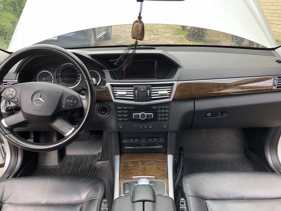 Merсedes Bensz 212 E-300 ,2012р дизель+гібрид!!