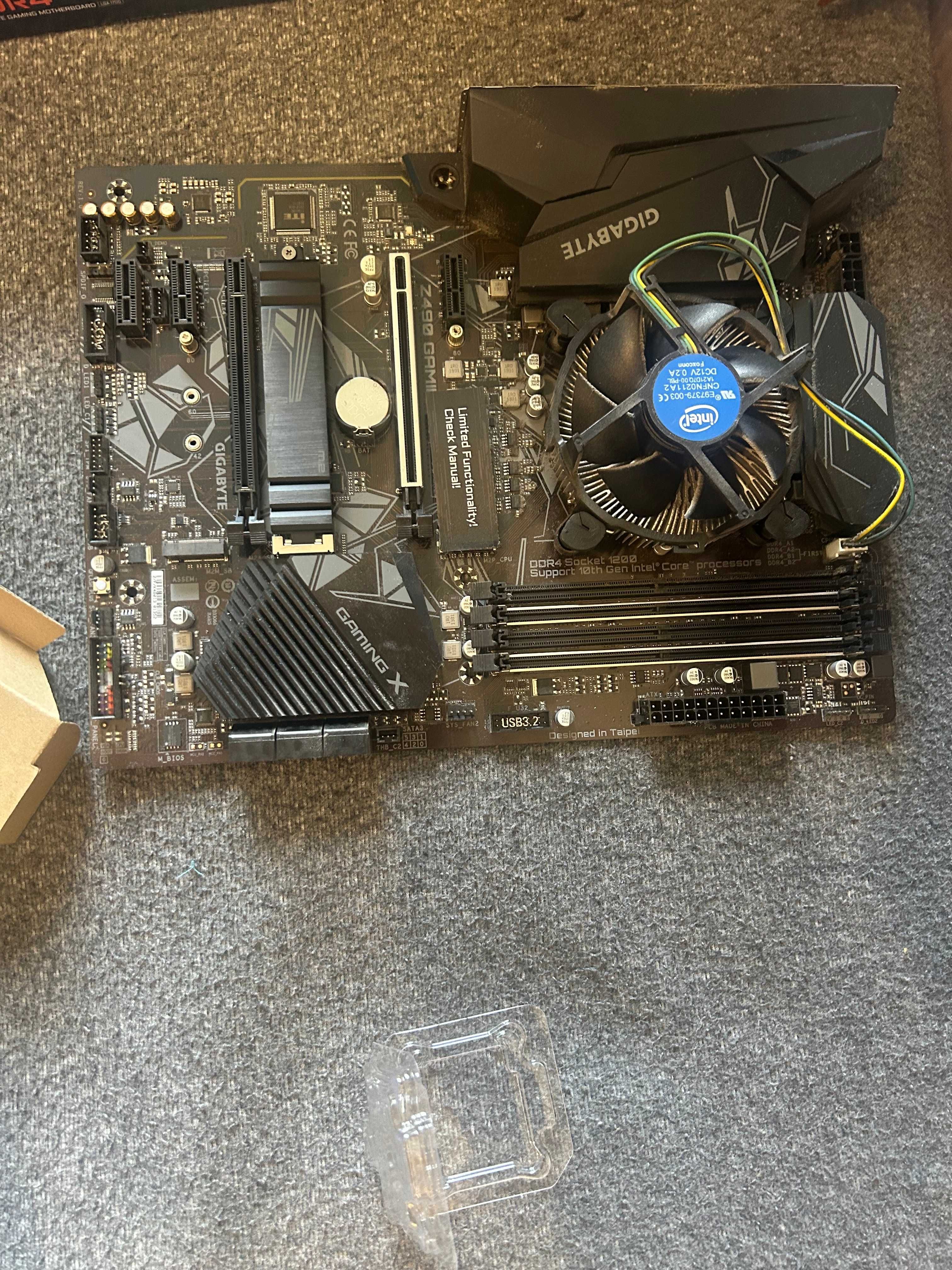 Płyta główna GIGABYTE Z490 z procesorem intel core i5-10400f