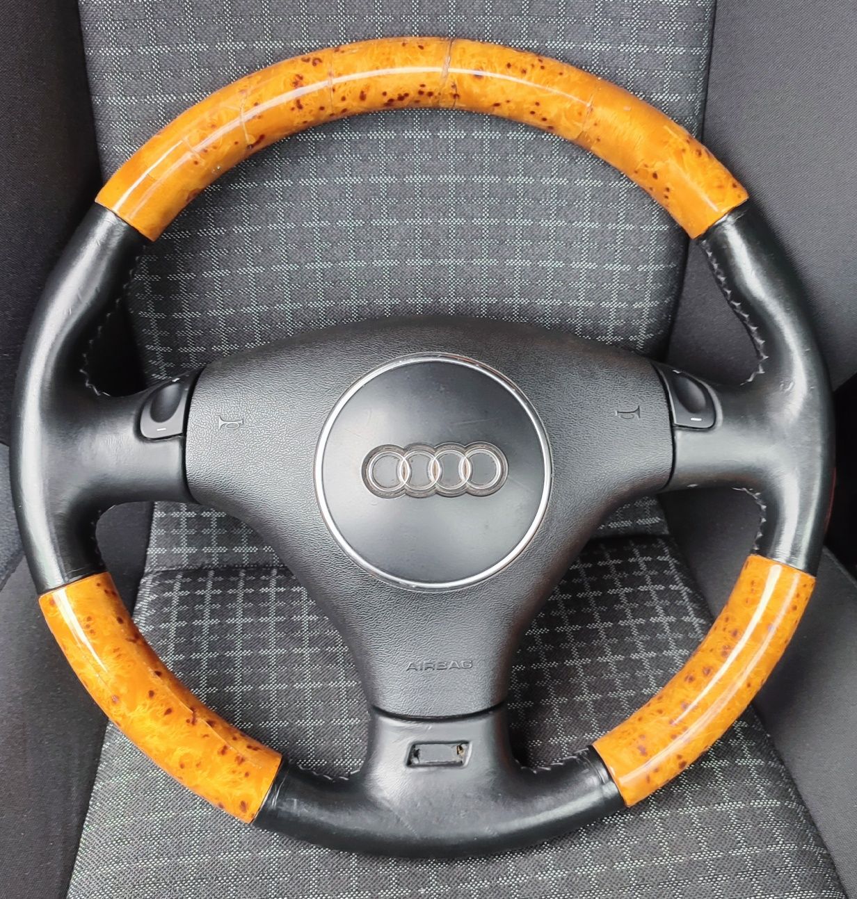 Kierownica drewno skóra Tiptronic Airbag Audi A3 A4 B5 A6 C5 A8 S8 D2