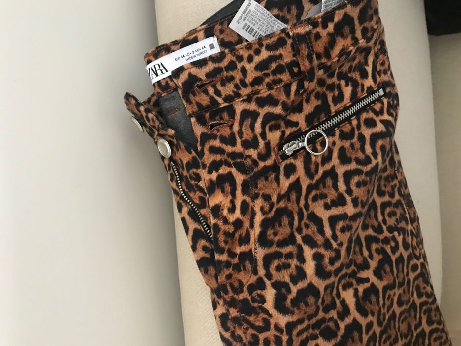 Calças animal print Zara