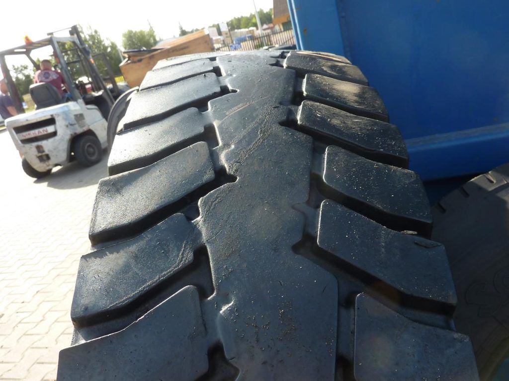 Opona używana ciężarowa 325/95R24 12.00R24 GOODYEAR 700zł C2108