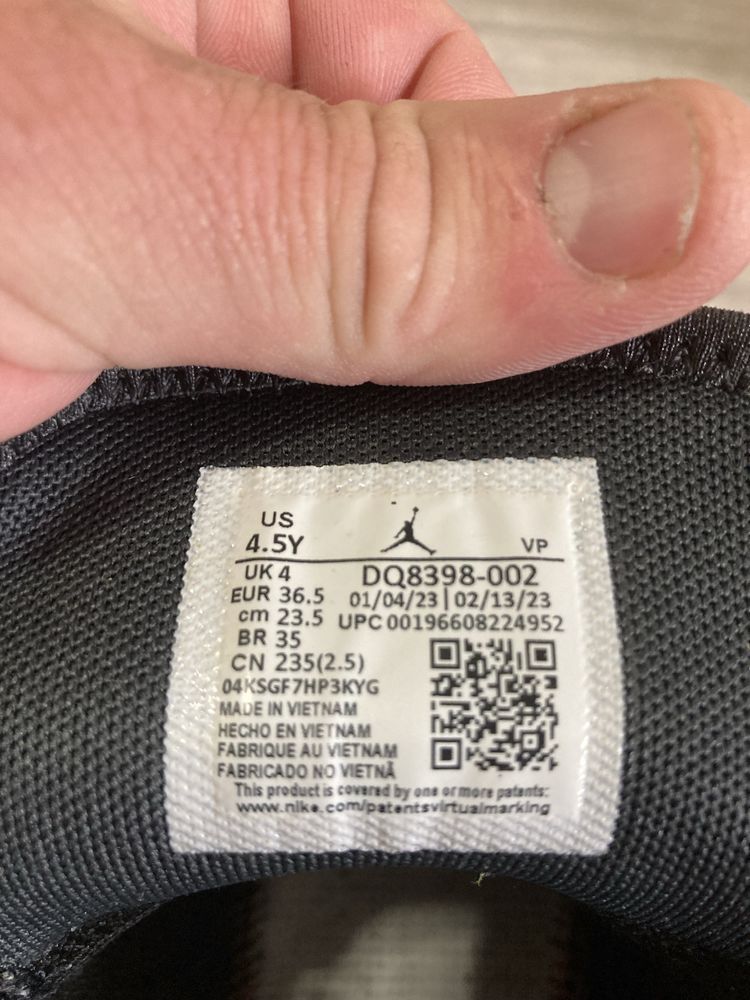 Оригінальні кроссівки Nike