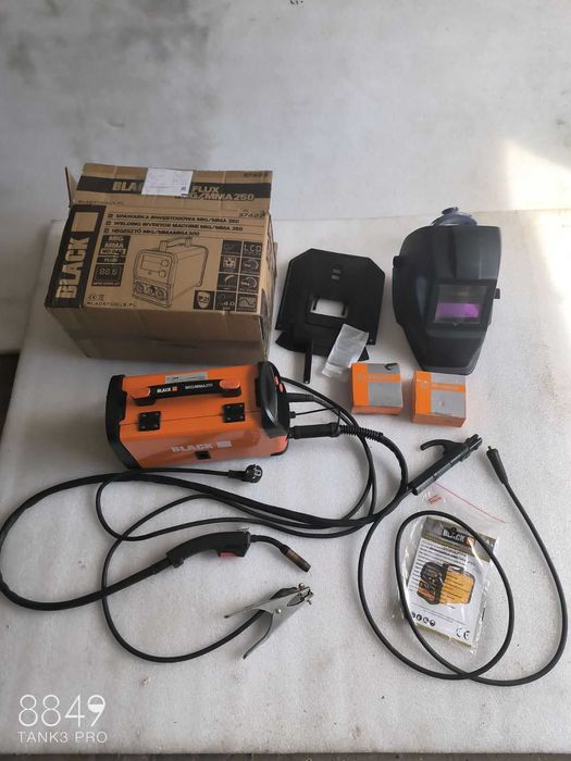 Spawarka inwertorowa BLACK Tools MIG/MMA 250