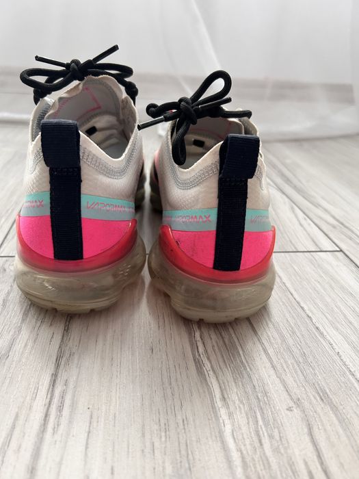Nike Vapor Max.