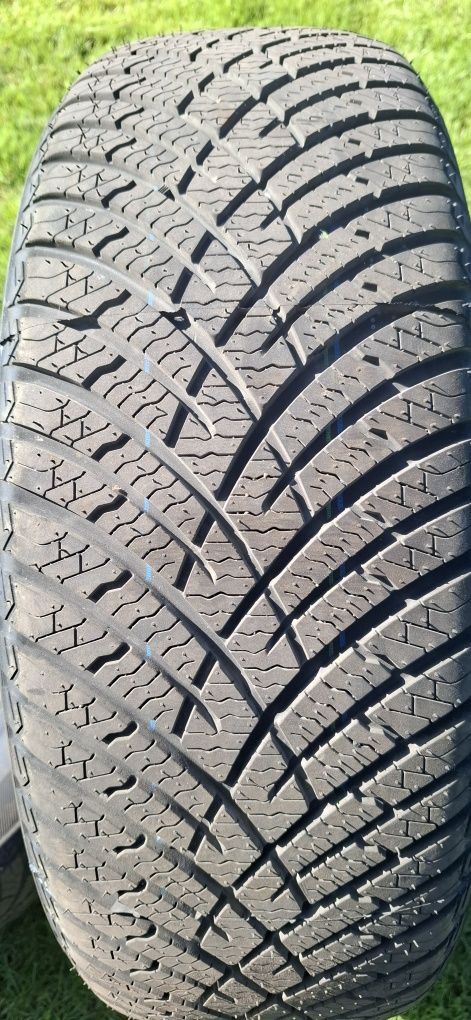 Opony ZEETEX wielosezonowe 215/65/16
